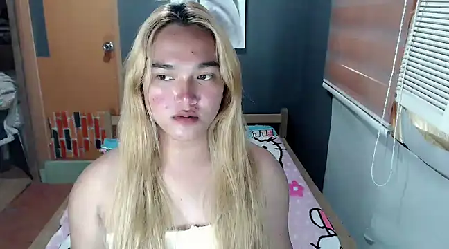 Snapshot of MoaningKylie chatting on March 21, 2025, 5:43 am MoaningKylie online show from March 21, 2025, 5:43 am