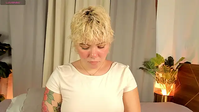 Amy art online show from February 27, 2026, 7:24 pm