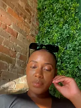 HoneyDripHer online show from October 1, 2025, 9:18 pm