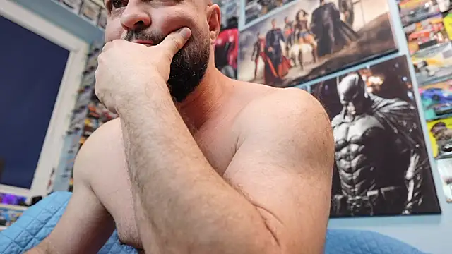 Snapshot of Muscle_Bear chatting on April 4, 2026, 5:14 am Muscle Bear online show from April 4, 2026, 5:14 am