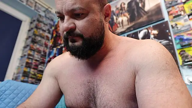 Snapshot of Muscle_Bear chatting on March 17, 2026, 5:21 am Muscle Bear online show from March 17, 2026, 5:21 am
