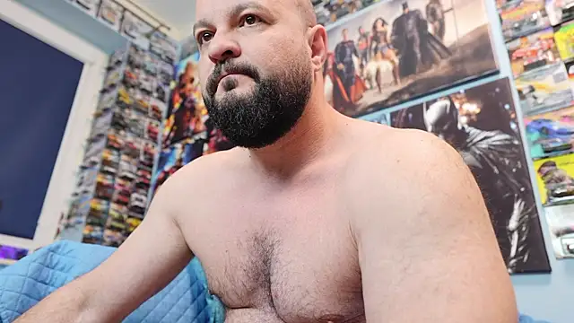 Snapshot of Muscle_Bear chatting on April 14, 2026, 6:40 am Muscle Bear online show from April 14, 2026, 6:40 am