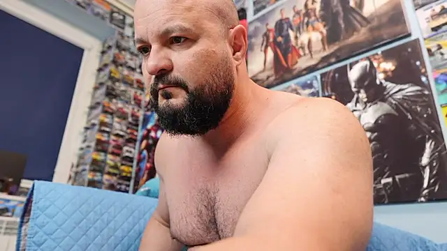 Snapshot of Muscle_Bear chatting on April 28, 2026, 2:10 am Muscle Bear online show from April 28, 2026, 2:10 am