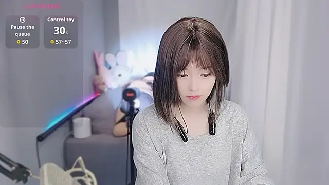 tw lala online show from December 15, 2025, 4:46 pm