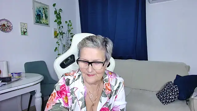 Snapshot of Selenna57 chatting on January 9, 2026, 6:37 pm Selenna57 online show from January 9, 2026, 6:37 pm