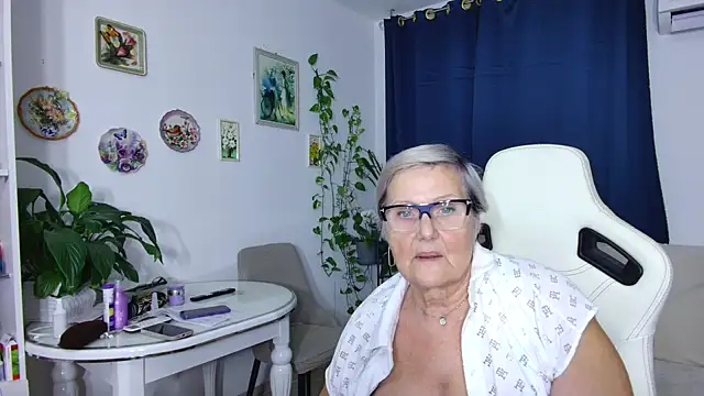 Selenna57 online show from February 7, 2026, 6:38 pm