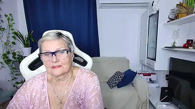 Snapshot of Selenna57 chatting on January 10, 2026, 6:47 pm Selenna57 online show from January 10, 2026, 6:47 pm