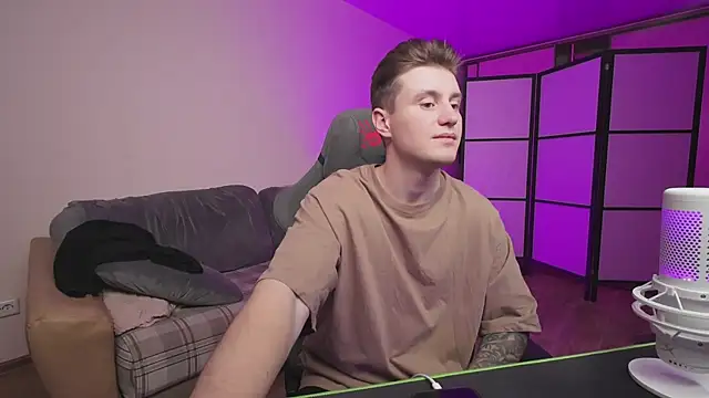 Snapshot of zverev_dima chatting on November 11, 2025, 10:47 pm zverev dima online show from November 11, 2025, 10:47 pm