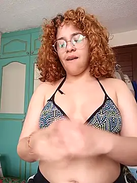 Snapshot of EmmaMelissa0521 chatting on October 9, 2025, 6:08 pm EmmaMelissa0521 online show from October 9, 2025, 6:08 pm