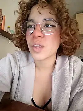 Snapshot of EmmaMelissa0521 chatting on February 16, 2025, 5:26 pm EmmaMelissa0521 online show from February 16, 2025, 5:26 pm