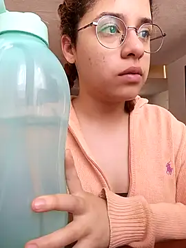 Snapshot of EmmaMelissa0521 chatting on September 29, 2025, 5:51 pm EmmaMelissa0521 online show from September 29, 2025, 5:51 pm