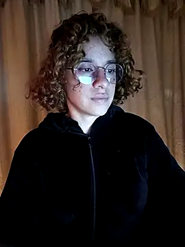 Snapshot of EmmaMelissa0521 chatting on February 17, 2025, 3:04 am EmmaMelissa0521 online show from February 17, 2025, 3:04 am