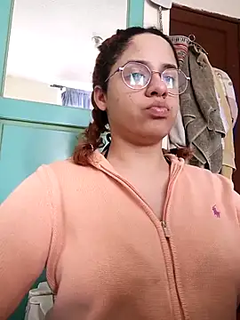 Snapshot of EmmaMelissa0521 chatting on September 22, 2025, 6:36 pm EmmaMelissa0521 online show from September 22, 2025, 6:36 pm