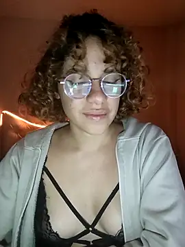 Snapshot of EmmaMelissa0521 chatting on February 15, 2025, 4:36 am EmmaMelissa0521 online show from February 15, 2025, 4:36 am