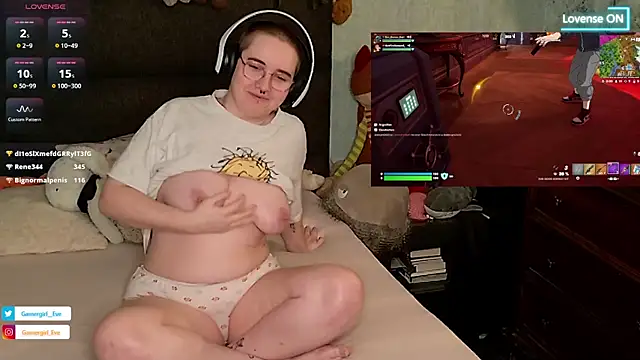 Snapshot of GamerGirl_Eve chatting on March 21, 2025, 1:24 am GamerGirl Eve online show from March 21, 2025, 1:24 am