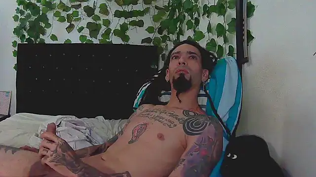 caribbeanlover1 online show from December 15, 2025, 1:39 pm