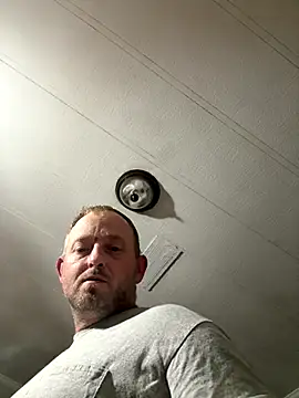 Snapshot of smokeymt420 chatting on October 31, 2025, 4:53 am smokeymt420 online show from October 31, 2025, 4:53 am