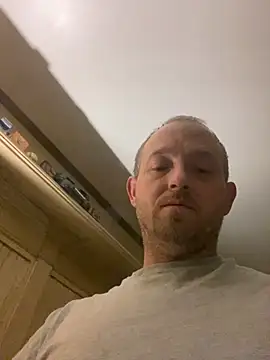 Snapshot of smokeymt420 chatting on January 17, 2025, 5:32 am smokeymt420 online show from January 17, 2025, 5:32 am