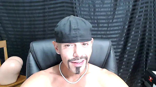 ThickD2C online show from March 2, 2025, 7:52 pm