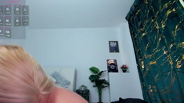 Snapshot of innocent_eva1 chatting on April 21, 2026, 4:30 am innocent eva1 online show from April 21, 2026, 4:30 am