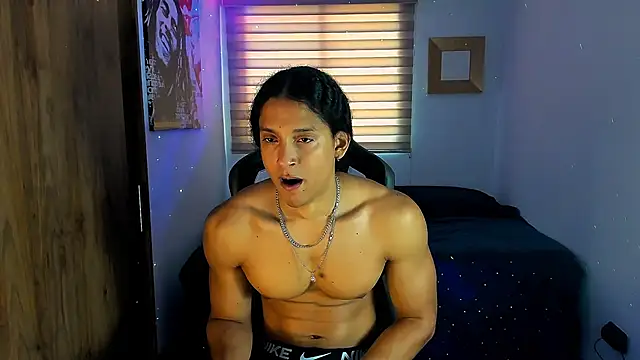 Snapshot of Liam_V chatting on February 10, 2025, 1:33 pm Liam V online show from February 10, 2025, 1:33 pm