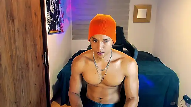 Snapshot of Liam_V chatting on February 11, 2025, 10:36 am Liam V online show from February 11, 2025, 10:36 am