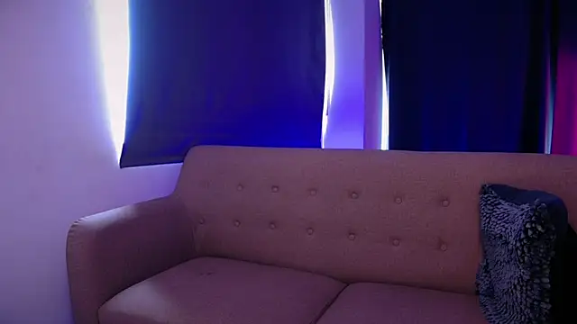 Liam V online show from November 23, 2025, 5:23 pm