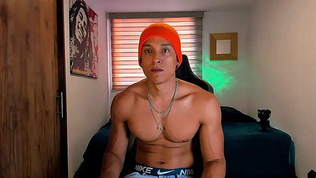 Snapshot of Liam_V chatting on January 30, 2025, 8:53 pm Liam V online show from January 30, 2025, 8:53 pm