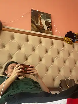 Flossy Vettie online show from February 9, 2026, 8:45 am