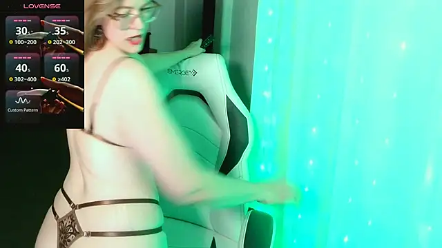 britteebee online show from November 15, 2025, 8:29 am