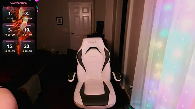 Snapshot of britteebee chatting on February 24, 2026, 8:48 am britteebee online show from February 24, 2026, 8:48 am