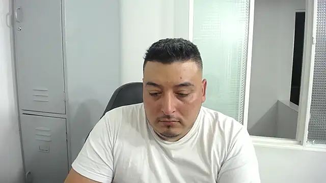 antonycruz online show from November 14, 2025, 10:13 pm