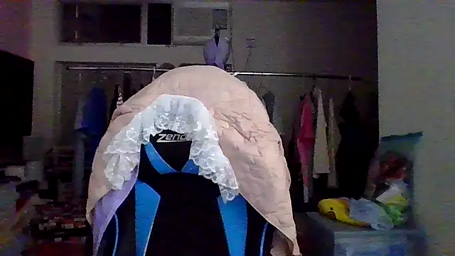 Snapshot of charlie_xdd chatting on February 28, 2025, 11:47 am charlie xdd online show from February 28, 2025, 11:47 am