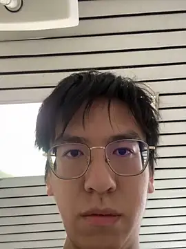 Snapshot of charlie_xdd chatting on March 21, 2025, 9:45 am charlie xdd online show from March 21, 2025, 9:45 am