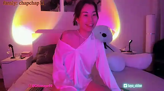 Snapshot of ChloeTayaa chatting on January 26, 2025, 5:02 pm ChloeTayaa online show from January 26, 2025, 5:02 pm