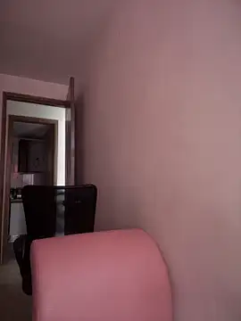 Snapshot of DulceLenns chatting on November 8, 2025, 6:22 pm DulceLenns online show from November 8, 2025, 6:22 pm