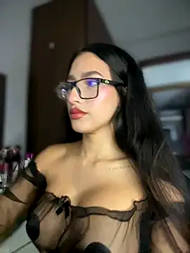 Snapshot of DulceLenns chatting on December 18, 2025, 7:50 pm DulceLenns online show from December 18, 2025, 7:50 pm