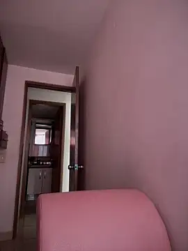 Snapshot of DulceLenns chatting on October 30, 2025, 6:05 pm DulceLenns online show from October 30, 2025, 6:05 pm