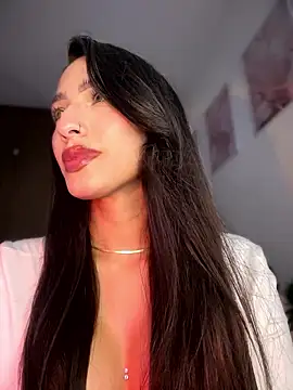 Snapshot of DulceLenns chatting on January 10, 2026, 6:25 pm DulceLenns online show from January 10, 2026, 6:25 pm