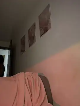 DulceLenns online show from March 19, 2026, 6:19 pm