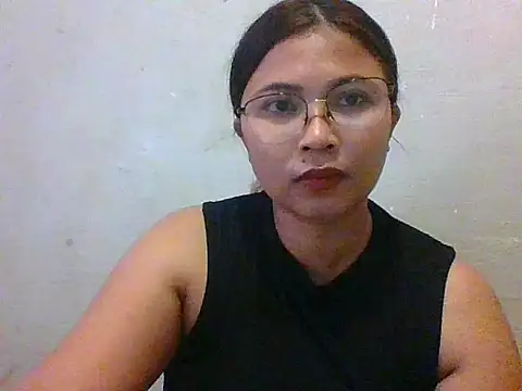 wildsexypinay33x online show from November 23, 2025, 1:04 am