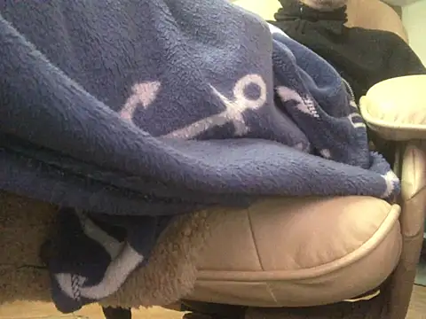 Snapshot of translove chatting on February 14, 2025, 11:42 am translove online show from February 14, 2025, 11:42 am