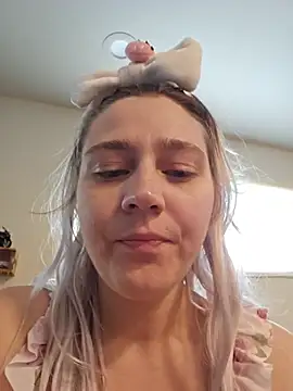 ScarletCallings420 online show from July 22, 2026, 7:16 pm