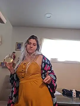 ScarletCallings420 online show from July 16, 2026, 9:23 pm