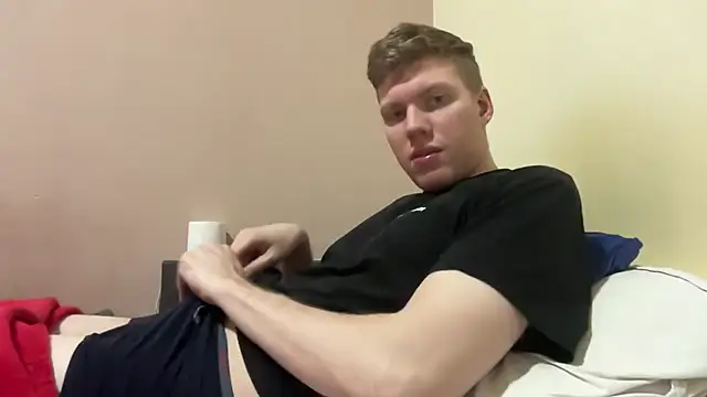 sexybooii6968 online show from January 14, 2026, 8:23 pm