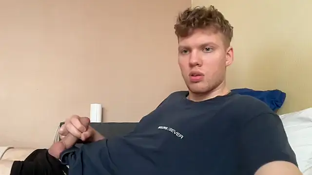 Snapshot of sexybooii6968 chatting on February 11, 2026, 2:06 pm sexybooii6968 online show from February 11, 2026, 2:06 pm