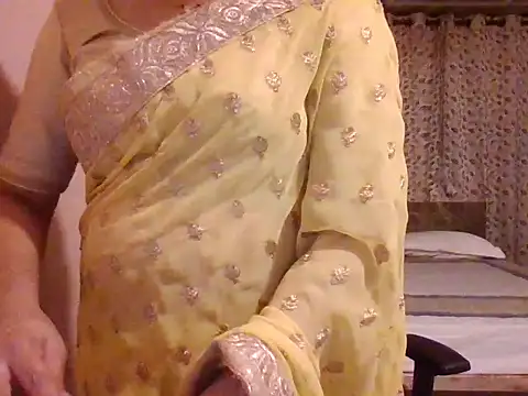 Pinky 4 online show from April 14, 2026, 2:11 pm