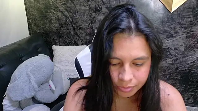 olivia love  online show from July 2, 2026, 12:44 am