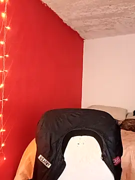 IvonneT online show from October 11, 2025, 11:28 pm