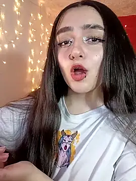 IvonneT online show from March 9, 2025, 10:41 pm